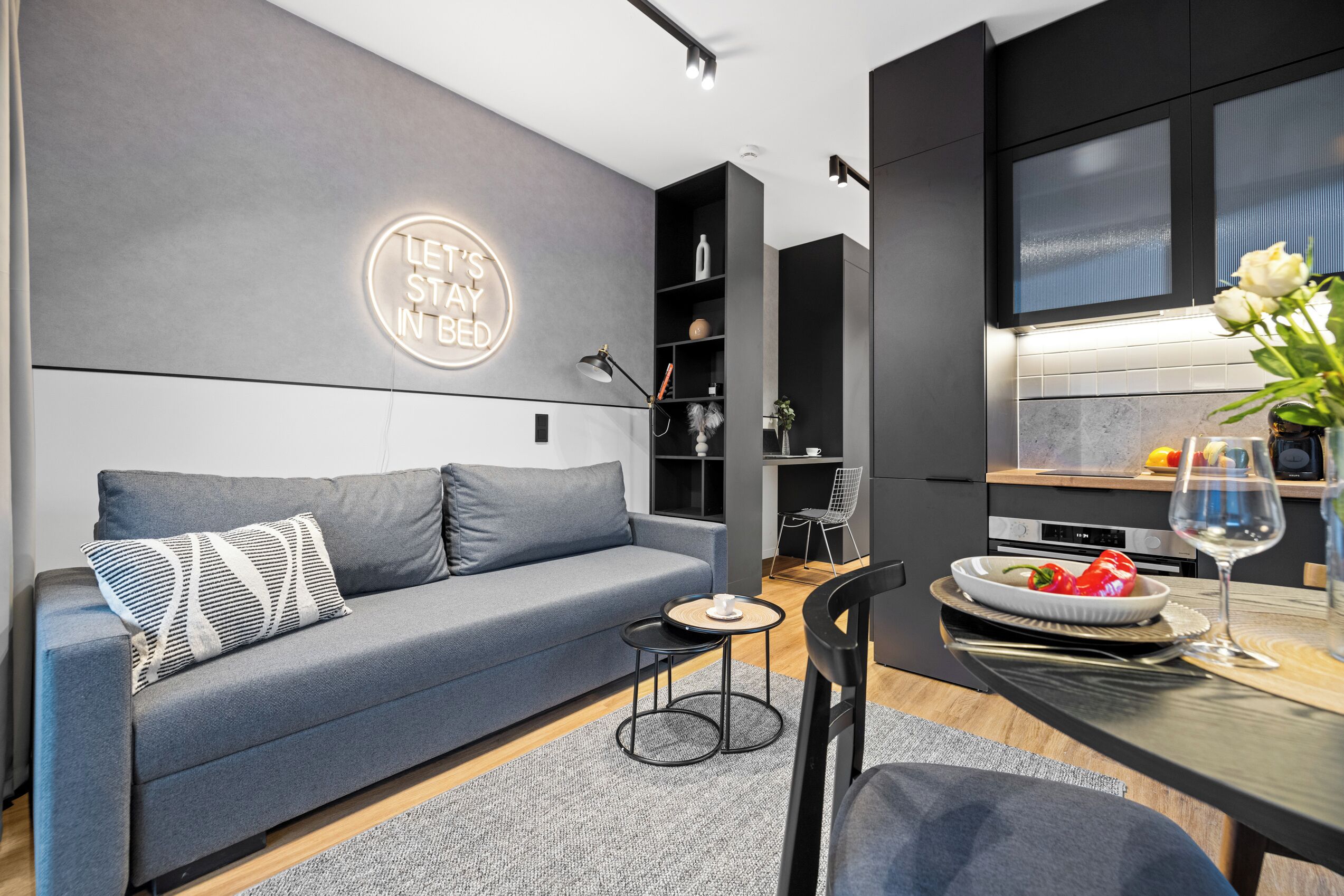 Dihias secara berasingan, seterika/papan seterika, Wi-fi percuma 