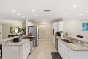 Fridge, microwave, oven, stovetop - Coastal Naples Getaway with Heated Pool (Naples)