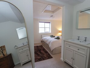 2 bedrooms, individually decorated, individually furnished, free WiFi - Cariad Cottage (Hereford)