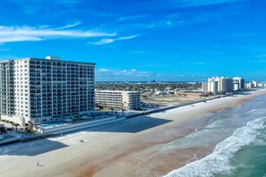 Beach nearby - Salty Oceanfront Luxury Condo | Pools & Hot Tubs (Daytona Beach)