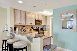 Private kitchen - Relax in this stunning 2 bedroom, 2 bath condo at Bay View Villas (Tybee Island)