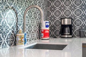 Interior - Sustainable | Tranquil | Resilient Solar Retreat (Ceiba)