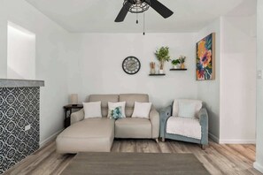 TV, offices - Sustainable | Near Culebra | Free Parking (Ceiba)