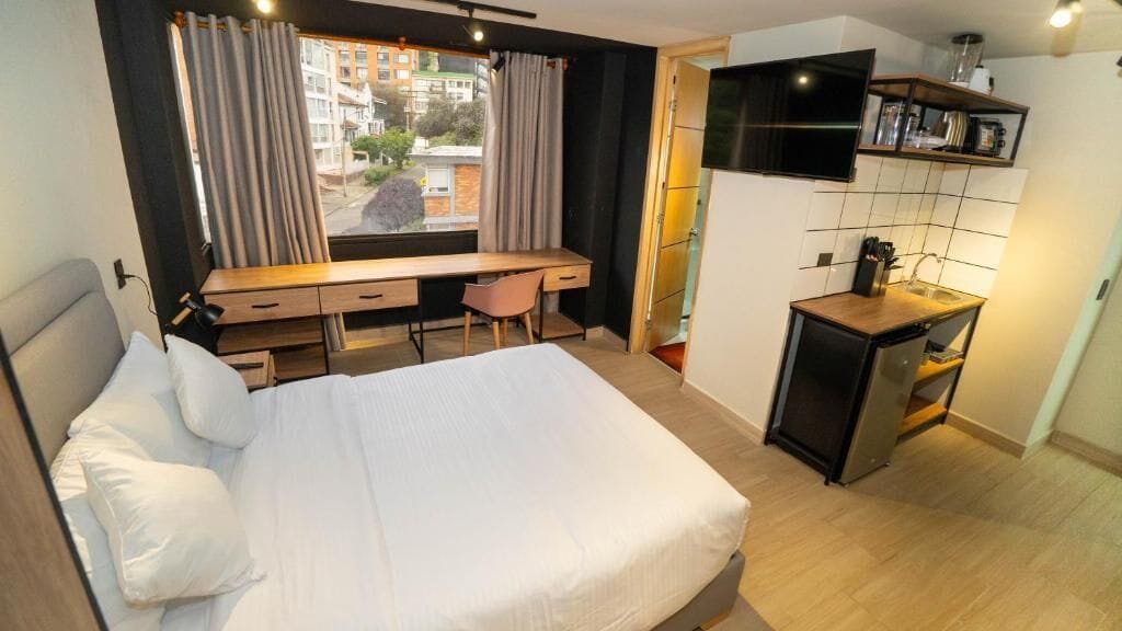 Superior Double Room, City View | Desk, free WiFi