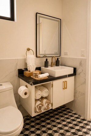 Shower, free toiletries, soap, shampoo - SED DE VALLE-VALLE DE GUADALUPE  (Valle de Guadalupe)