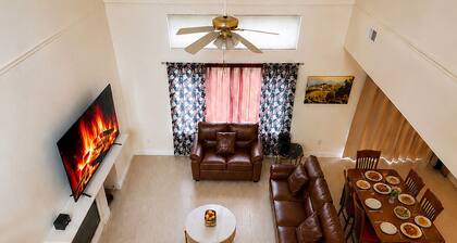 Stockton Vineyard 3BR Home, Hot Tub & Game Room