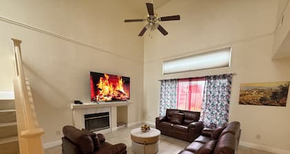 Wonderful 3-bedroom house with AC in charming Stockton