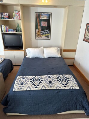 WiFi, bed sheets, wheelchair access - The Coop: Ski In/Ski Out Studio Condo - Winter Park (Winter Park)