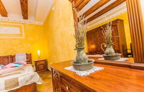 Iron/ironing board, free WiFi, bed sheets - Holiday house KRAS with spacious garden (Kras)