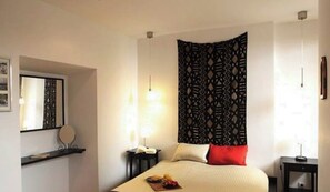 Iron/ironing board, internet, bed sheets