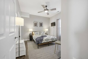 2 bedrooms, iron/ironing board, free WiFi, bed sheets - Sun Valley Courtyard | No Steps (Saint Joseph)