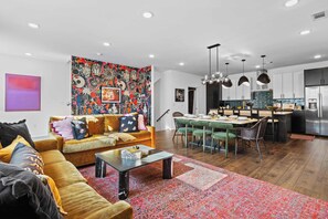 TV, offices - THE LUCY | Hot Tub | Views | Grill | Parking (Nashville)