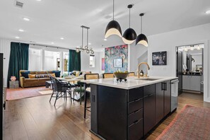 Interior - THE LUCY | Hot Tub | Views | Grill | Parking (Nashville)