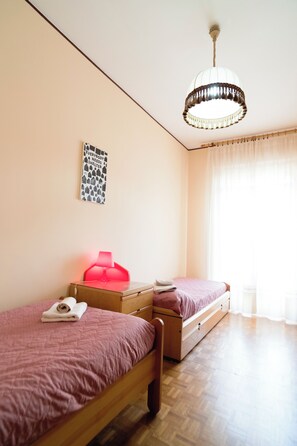 1 bedroom, desk, iron/ironing board, free WiFi - Luce House - Nice apartment near the city center (Novara)