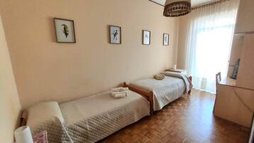 1 camera, una scrivania, ferro/asse da stiro, Wi-Fi gratuito