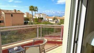 Habitación estándar, baño compartido, vista parcial al océano (#5) | Terraza o patio