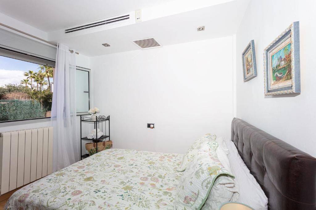 Standard Room, Shared Bathroom, Garden View (#1) | Iron/ironing board, free WiFi