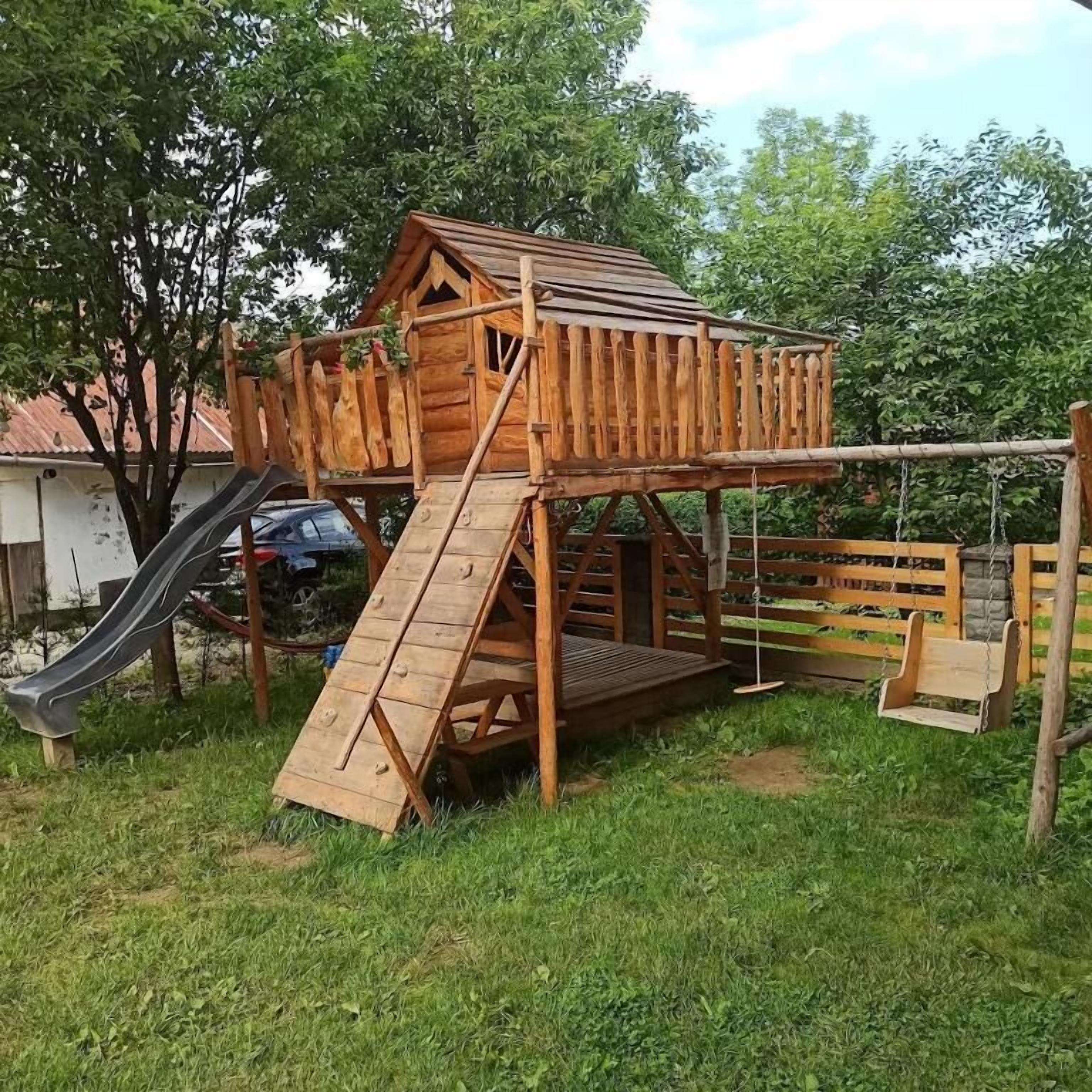 Huoneisto, parveke, vuoristonäköala | Lasten alue