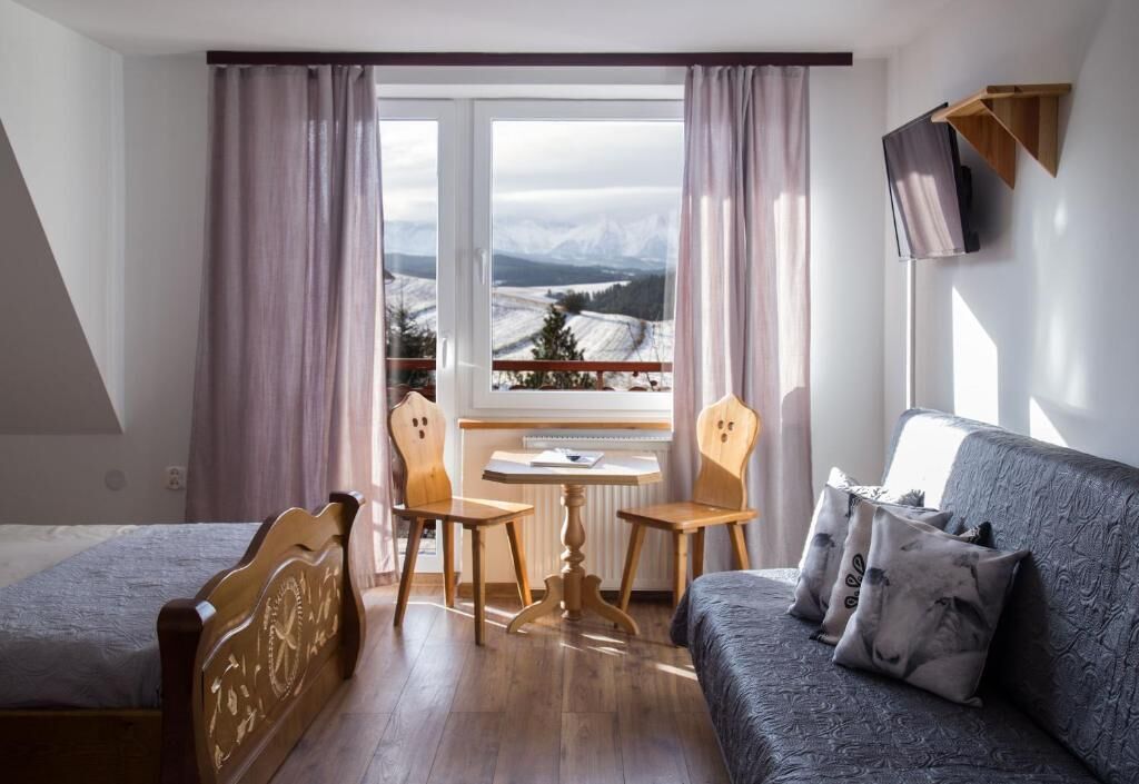 مساحة عمل للكمبيوتر المحمول ومكواة/لوح كي