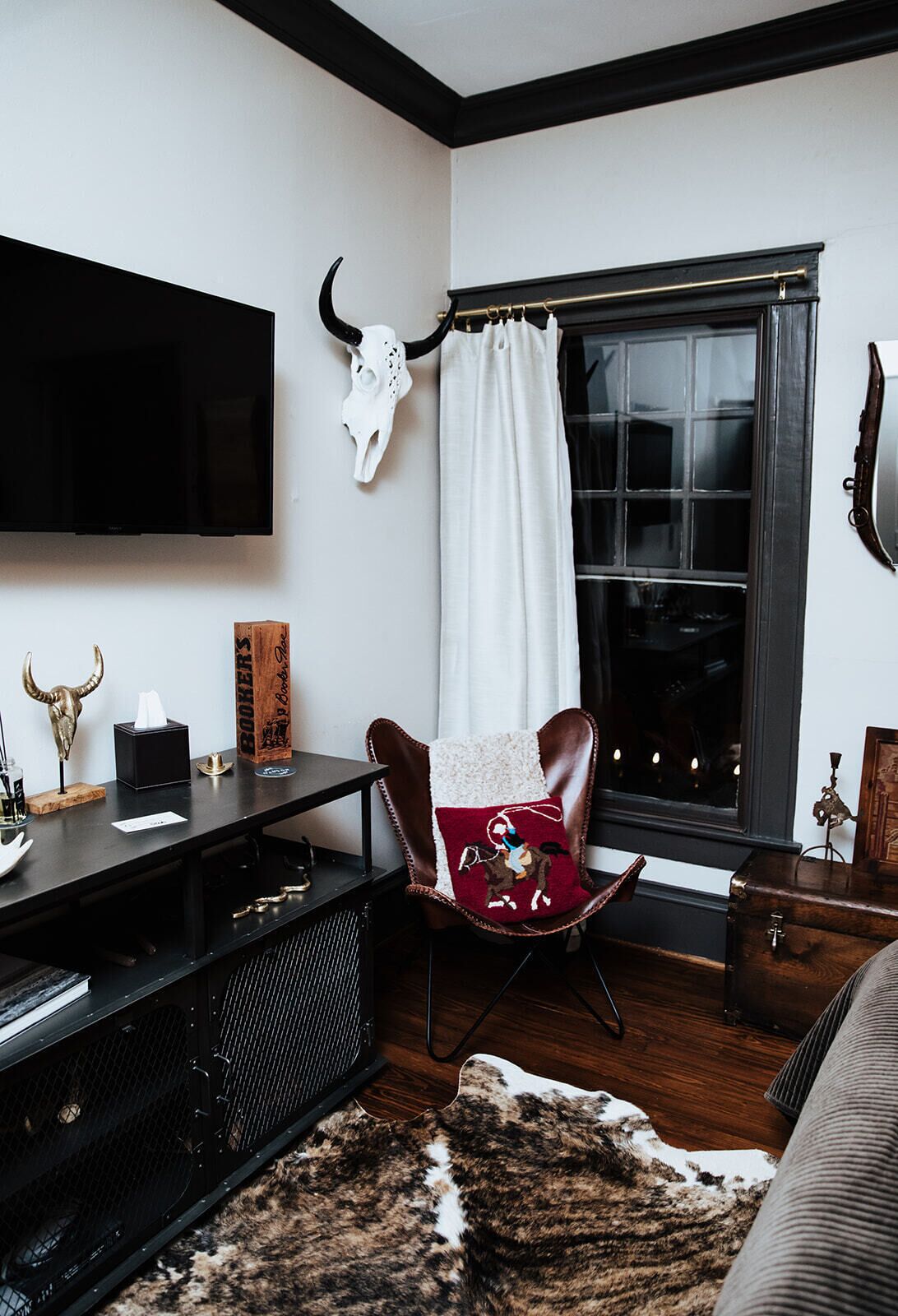 Phòng đôi Cao cấp, 1 giường cỡ king, phòng tắm riêng | Khu phòng khách