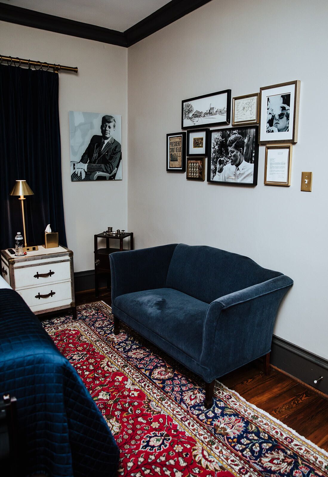 Superior Double Room, 1 King Bed, Private Bathroom | Living area