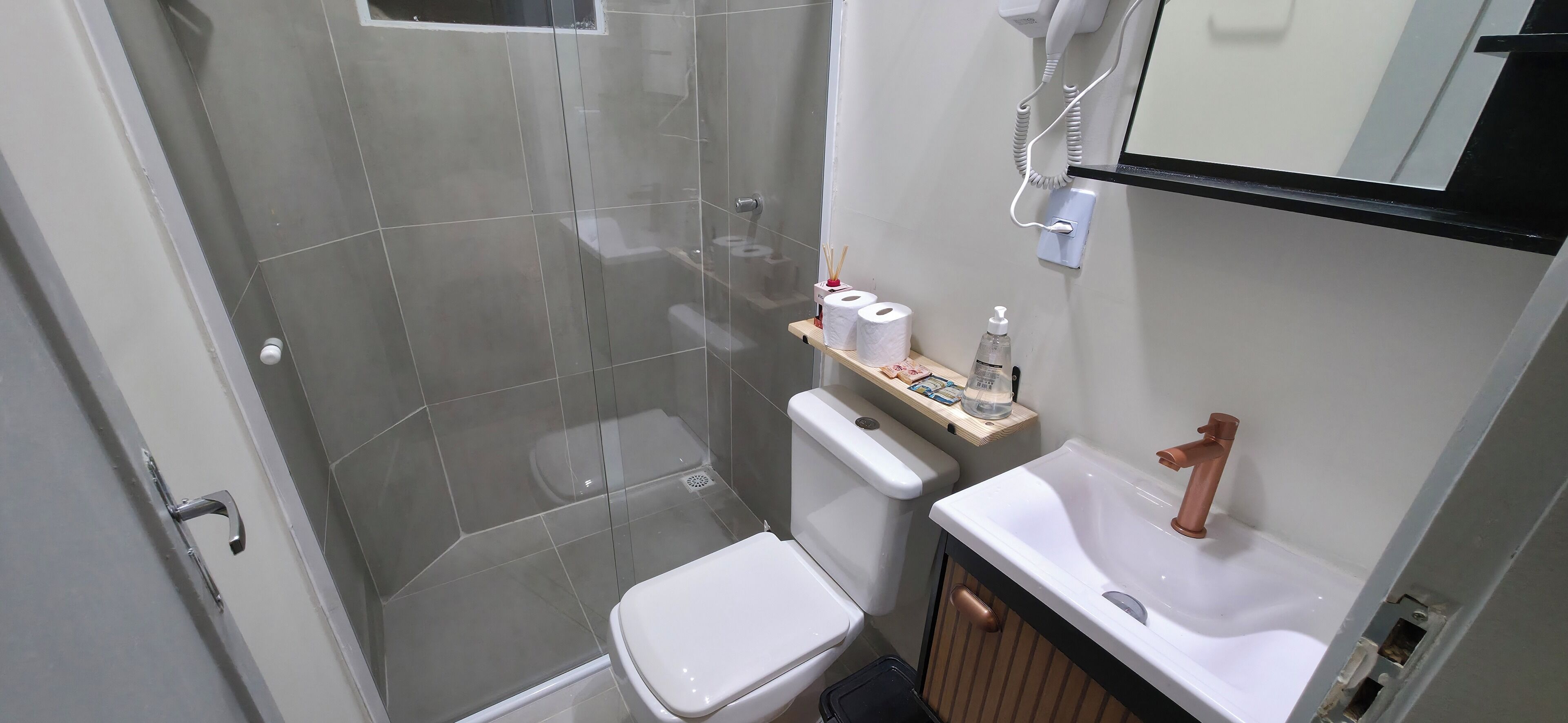 Standard Apartment, City View | Bathroom | Shower, hair dryer, towels, soap