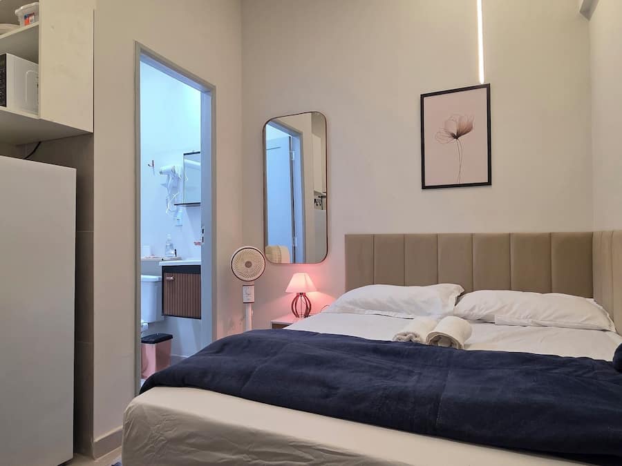 Standard-Apartment, Stadtblick | Schreibtisch, laptopgeeigneter Arbeitsplatz, Verdunkelungsvorhänge