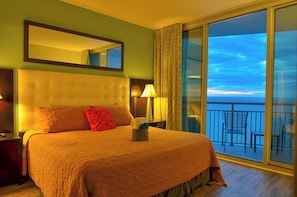 5 bedrooms, free WiFi, bed sheets - Spacious 5-Bedroom Oceanfront Condo in Myrtle Beach (Myrtle Beach)