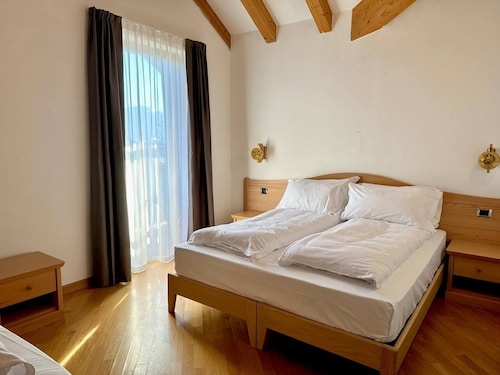 HC HOTEL GARNI ROOM AND APARTMENT
