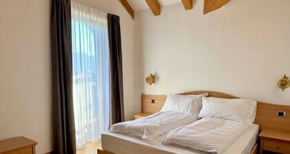 HC HOTEL GARNI ROOM AND APARTMENT