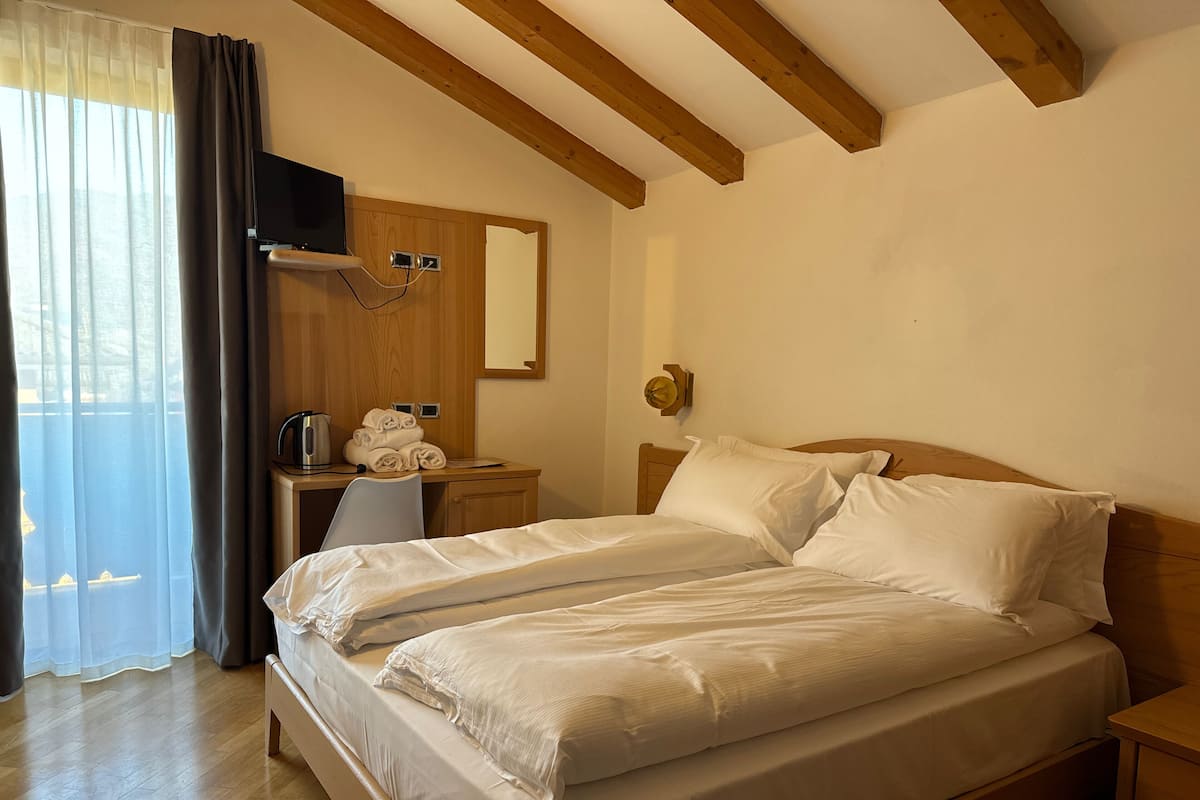 Deluxe Double Room, Balcony, Garden View