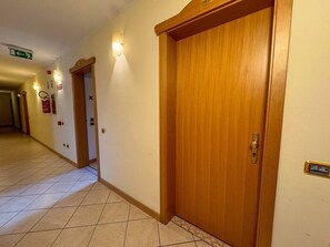 Hallway - HC HOTEL GARNI ROOM AND APARTMENT (Cembra)