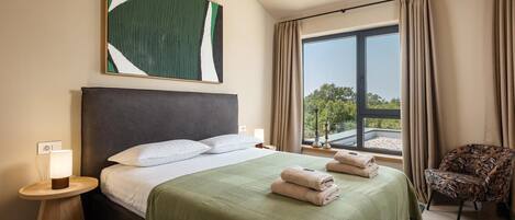 In-room safe, iron/ironing board, free WiFi, bed sheets