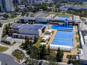 Pool - Broadwater Waterfront Balcony near Sea World (Labrador)