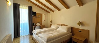 HC HOTEL GARNI ROOMS AND APARTMENT