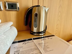 قهوة و/أو ماكينة صنع القهوة