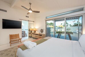 4 habitaciones, escritorio y tabla de planchar con plancha 