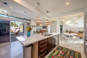 Interior - Vista Del Sol | Stylish Mid-Century Mountain View (Palm Springs)
