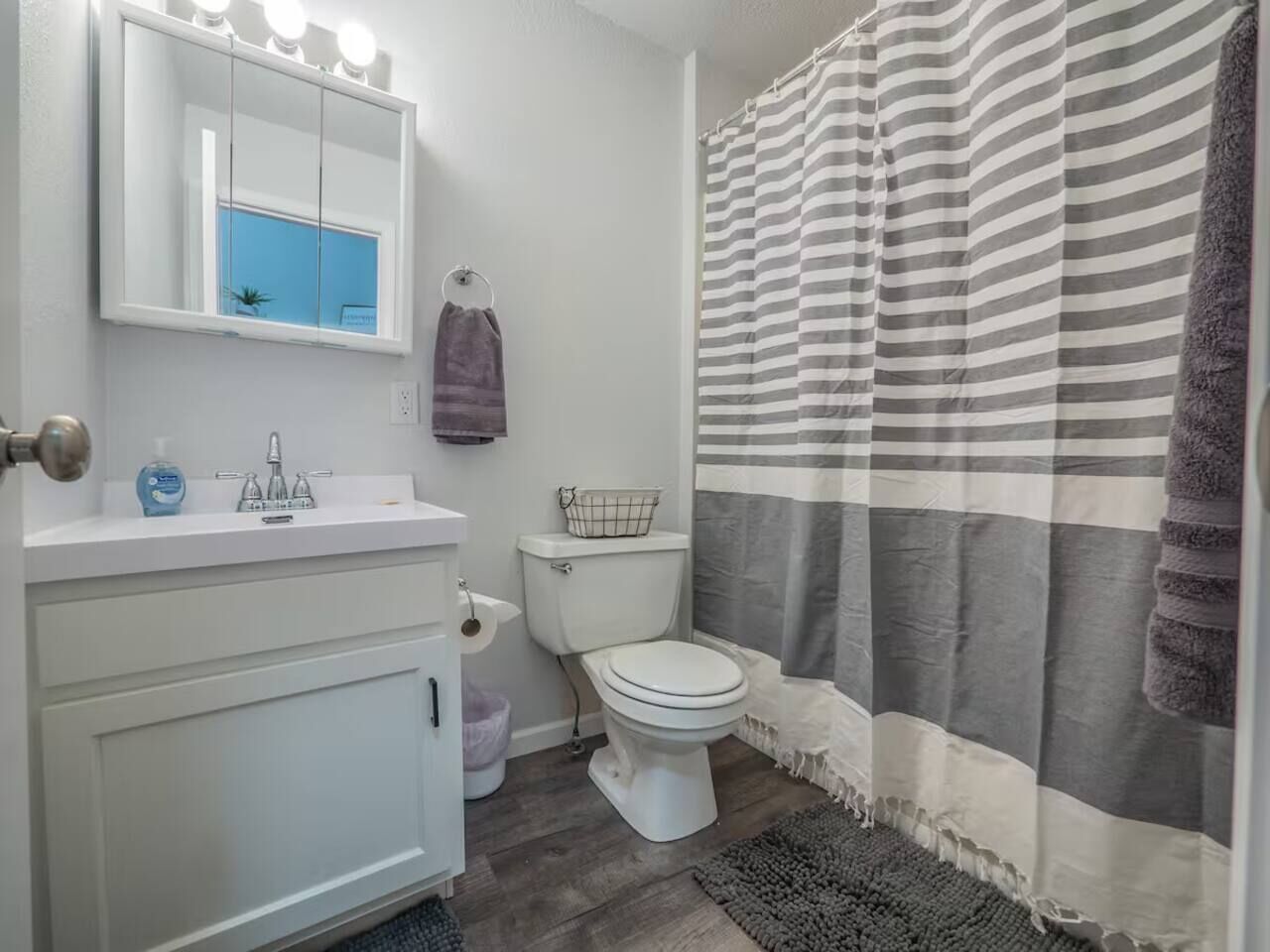 淋浴设施、吹风机、毛巾、肥皂