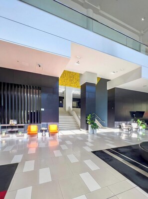 Lobby - Gold Coast Ocean View Apartment with Balcony (Surfers Paradise)