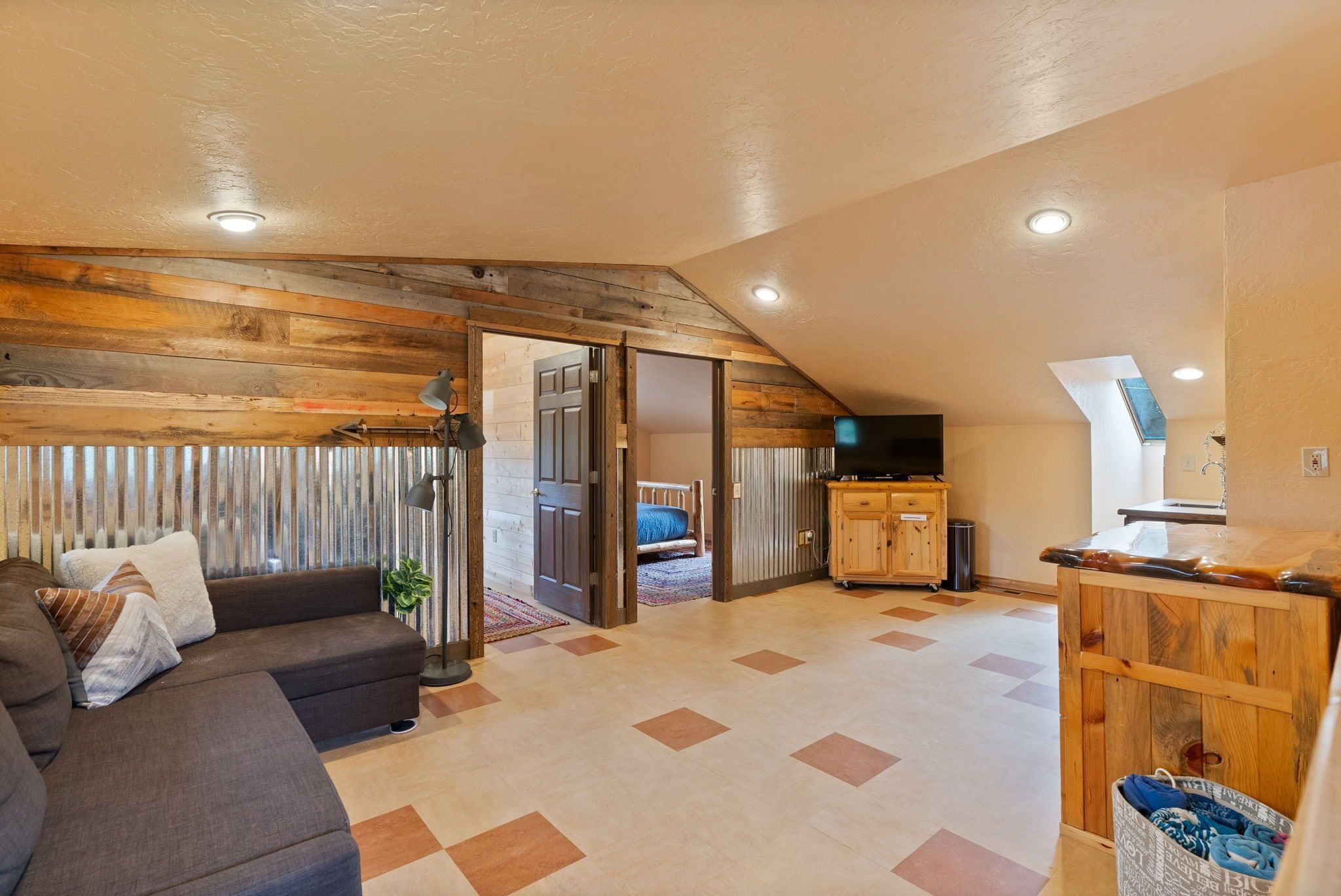 Smart TV y futbolito 