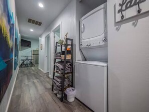 Interior - Town Square Bunkhouse 3BR · 1BA · Pet-Friendly (Maryville)