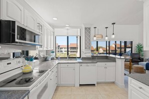 Exterior - Excelsior: The Sky Loft (Siesta Key)