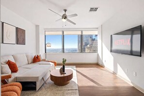 TV, offices - Imperial King Retreat | Downtown Pool & Gym (Dallas)