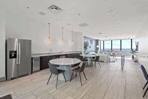 Interior - Imperial King Retreat | Downtown Pool & Gym (Dallas)