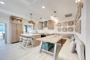 Dining - South Seas Full Resort Access Beach Home 7 - 4 BR (Captiva)