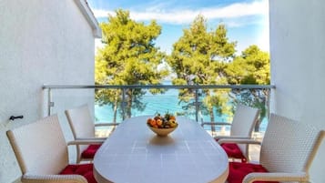 Comfort Apartment, 1 Bedroom, Sea View | Outdoor dining