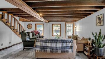 Älytelevisio, kirjoja, stereot