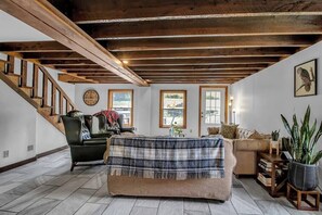 Älytelevisio, kirjoja, stereot