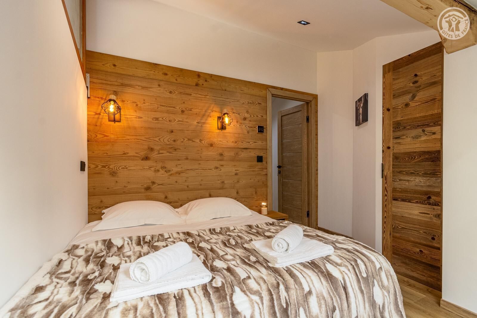 2 chambres, fer et planche à repasser, Wi-Fi gratuit, draps fournis